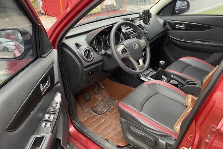 Used HYOSOW S3 2014 1.5L Comfort Version China IV Emission Standard Interior 5