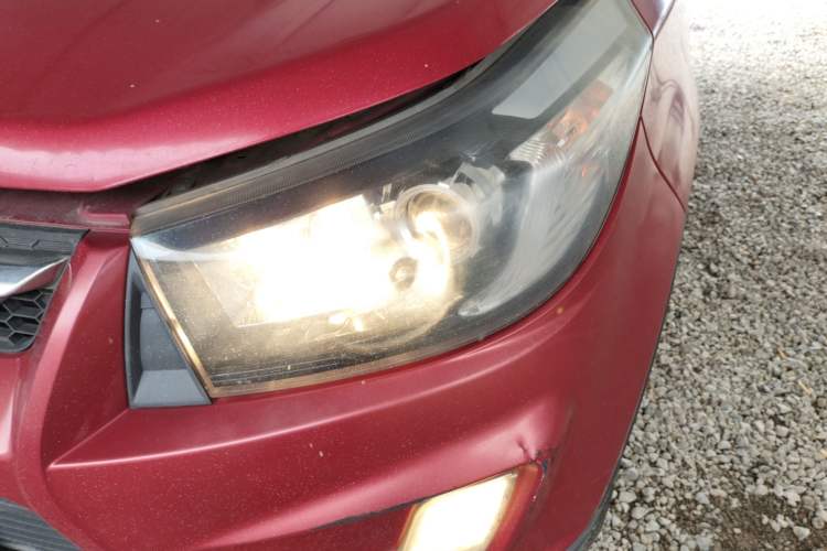 Used HYOSOW S3 2014 1.5L Luxury Version China IV Emission Standard Left Front Headlight