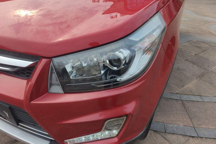 Used HYOSOW S3 2014 1.5L Luxury Version China IV Emission Standard Left Front Headlight