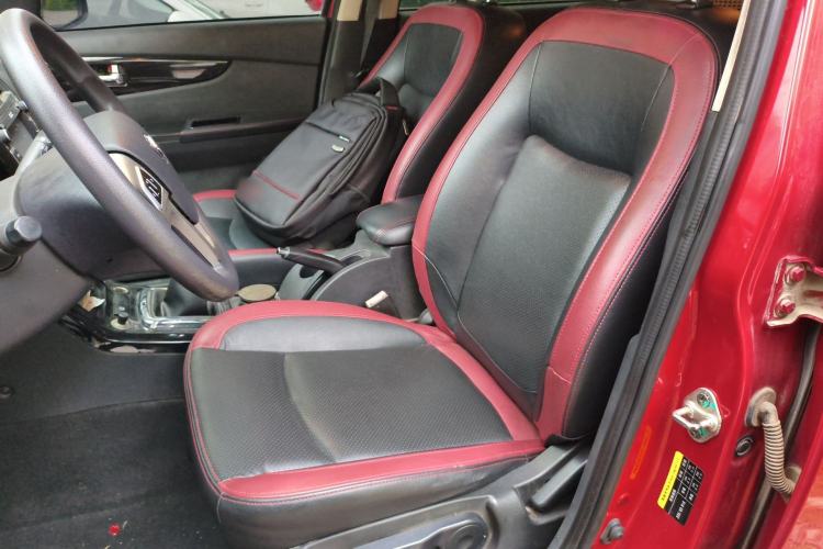 Used HYOSOW S3 2014 1.5L Comfort Version China IV Emission Standard Left Front Seat