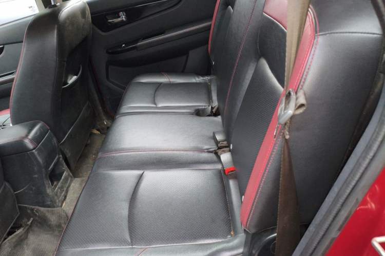 Used HYOSOW S3 2014 1.5L Comfort Version China IV Emission Standard Left Rear Seat