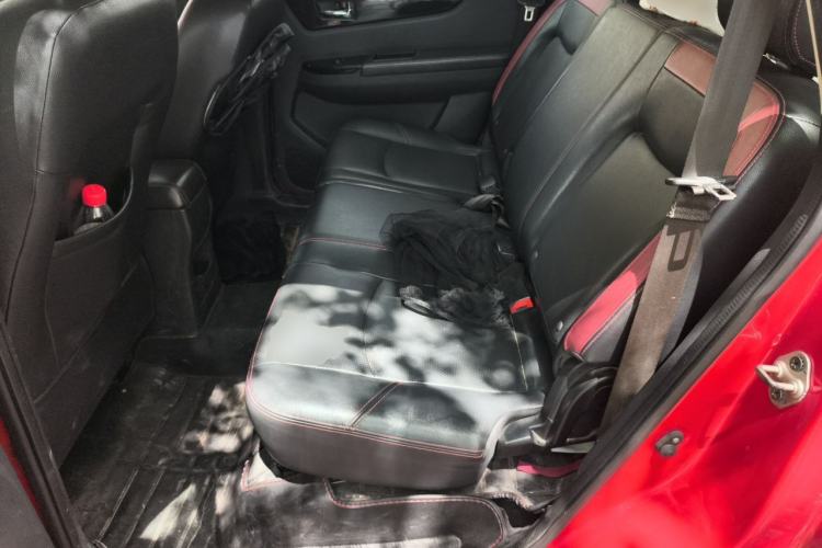 Used HYOSOW S3 2014 1.5L Luxury Version China IV Emission Standard Left Rear Seat