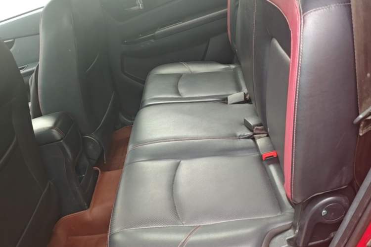 Used HYOSOW S3 2014 1.5L Luxury Version China IV Emission Standard Left Rear Seat