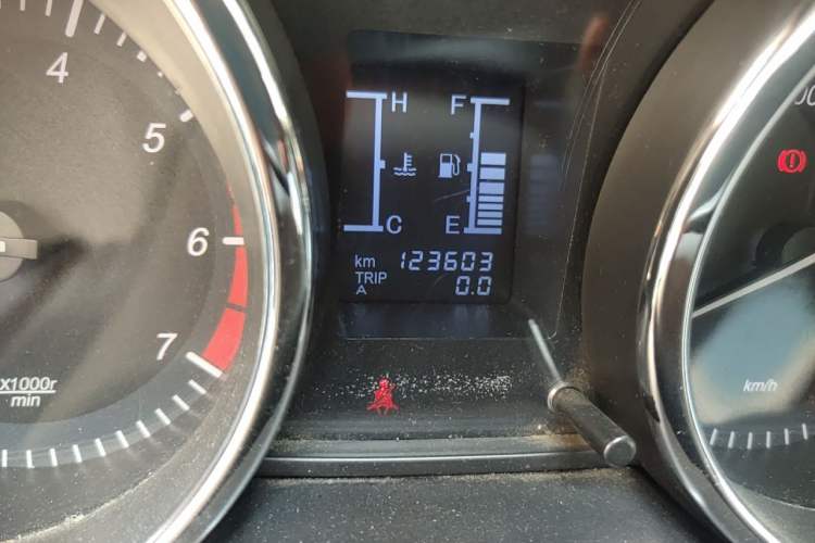 Used HYOSOW S3 2014 1.5L Comfort Version China IV Emission Standard Odometer Close Up
