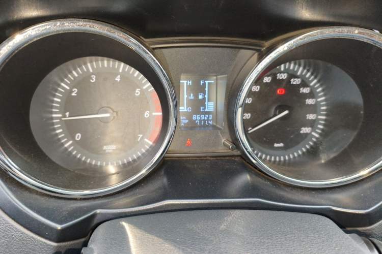 Used HYOSOW S3 2014 1.5L Comfort Version China IV Emission Standard Odometer Close Up