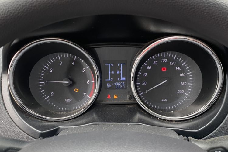Used HYOSOW S3 2014 1.5L Comfort Version China IV Emission Standard Odometer Close Up