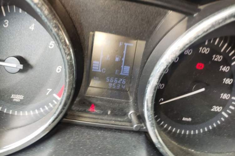 Used HYOSOW S3 2014 1.5L Comfort Version China IV Emission Standard Odometer Close Up