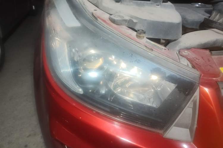 Used HYOSOW S3 2014 1.5L Comfort Version China IV Emission Standard Right Front Headlight