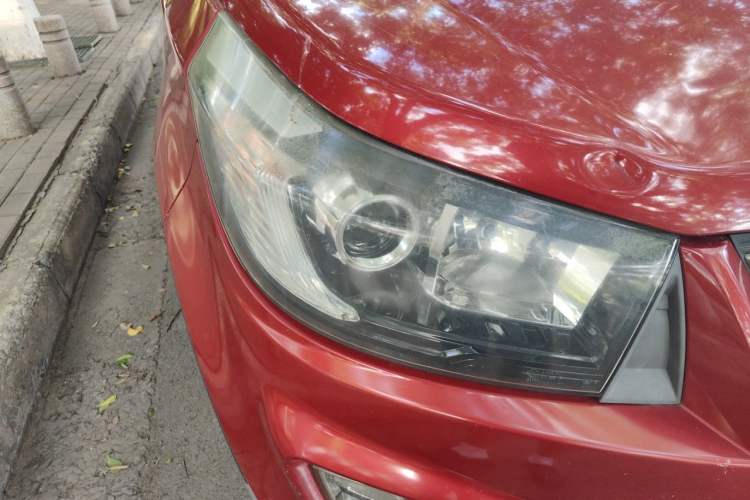 Used HYOSOW S3 2014 1.5L Luxury Version China IV Emission Standard Right Front Headlight