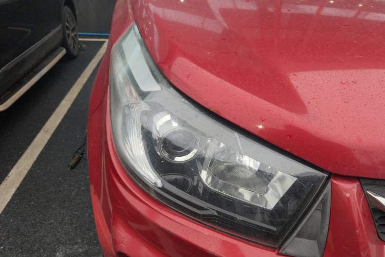 Used HYOSOW S3 2014 1.5L Luxury Version China IV Emission Standard Right Front Headlight