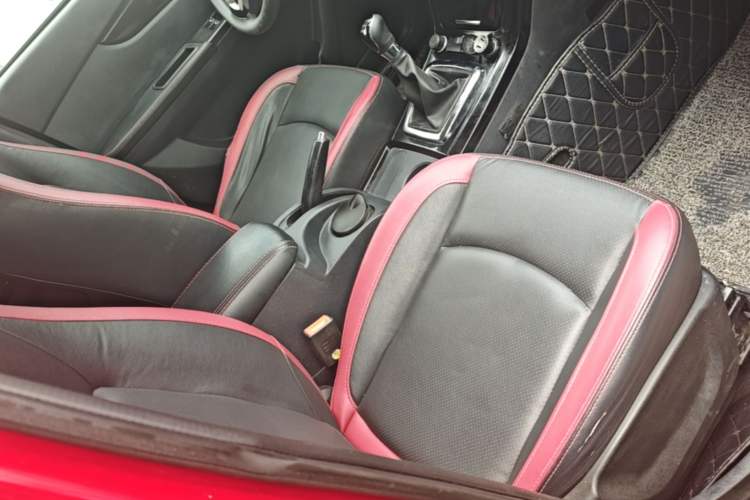 Used HYOSOW S3 2014 1.5L Luxury Version China IV Emission Standard Right Front Seat