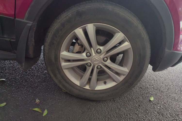 Used HYOSOW S3 2014 1.5L Comfort Version China IV Emission Standard Right Front Wheel Hub