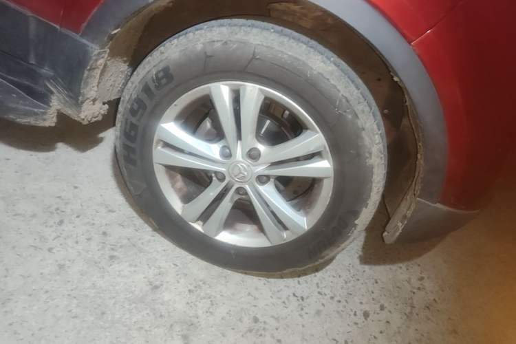 Used HYOSOW S3 2014 1.5L Comfort Version China IV Emission Standard Right Front Wheel Hub