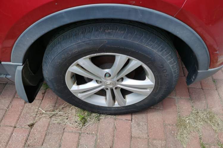 Used HYOSOW S3 2014 1.5L Luxury Version China IV Emission Standard Right Front Wheel Hub