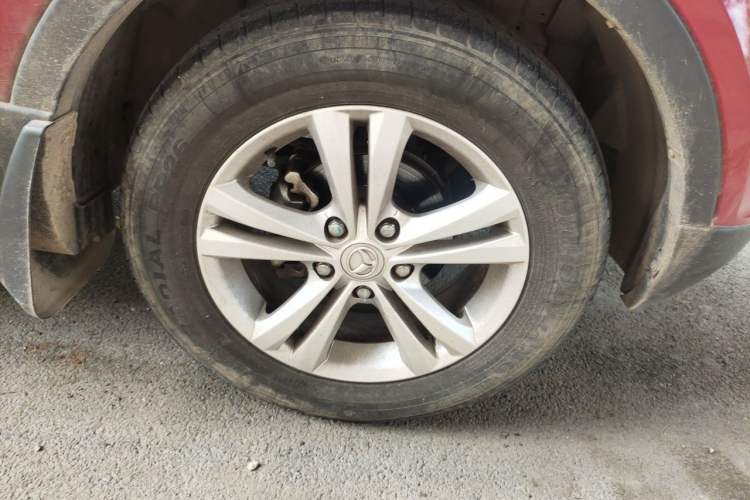 Used HYOSOW S3 2014 1.5L Comfort Version China IV Emission Standard Right Front Wheel Hub