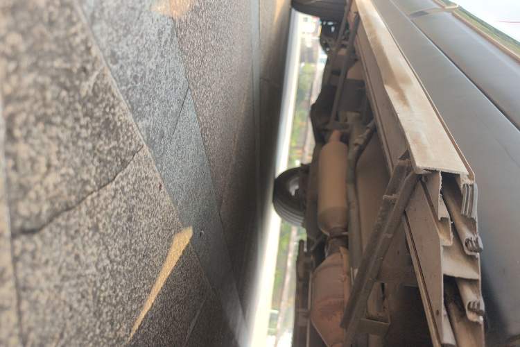 Used HYOSOW S3 2014 1.5L Luxury Version China IV Emission Standard Right Side Sill