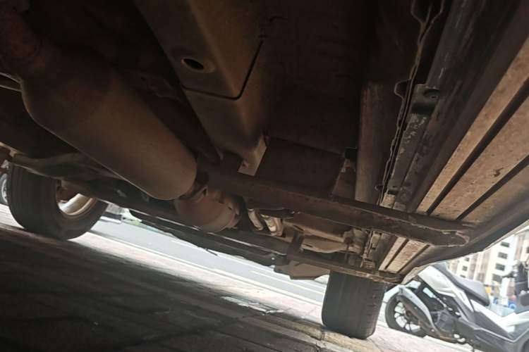 Used HYOSOW S3 2014 1.5L Luxury Version China IV Emission Standard Right Side Sill