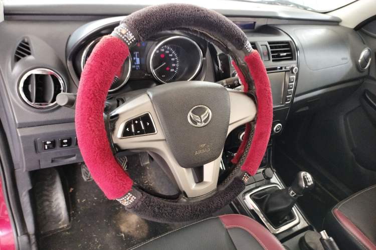 Used HYOSOW S3 2014 1.5L Luxury Version China IV Emission Standard Steering Wheel