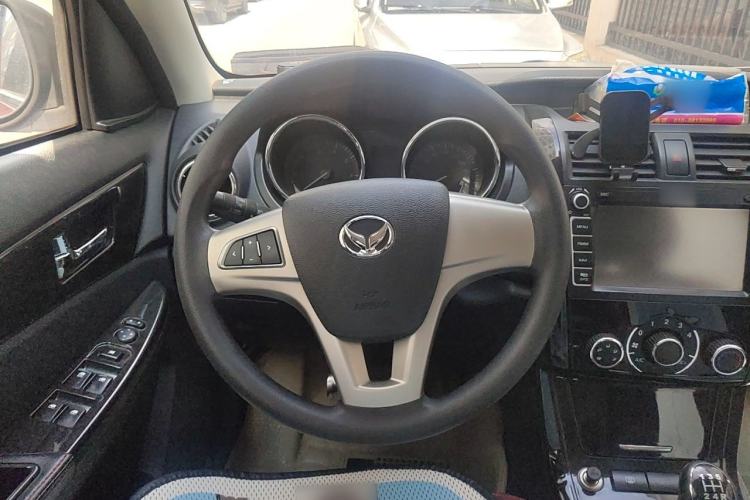 Used HYOSOW S3 2014 1.5L Comfort Version China IV Emission Standard Steering Wheel