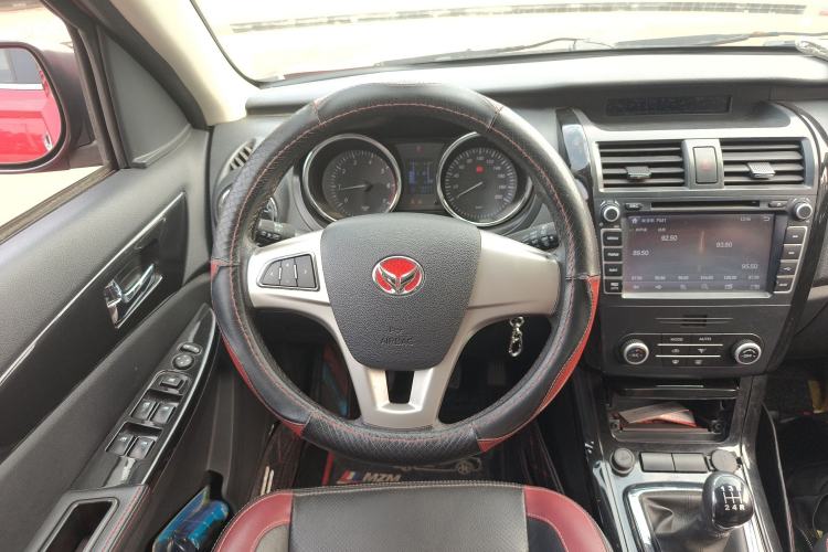 Used HYOSOW S3 2014 1.5L Luxury Version China IV Emission Standard Steering Wheel