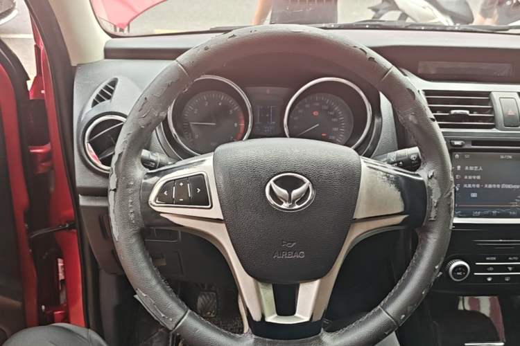 Used HYOSOW S3 2014 1.5L Luxury Version China IV Emission Standard Steering Wheel