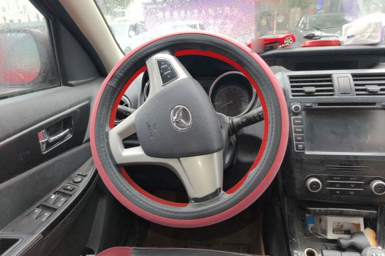 Used HYOSOW S3 2014 1.5L Luxury Version China IV Emission Standard Steering Wheel