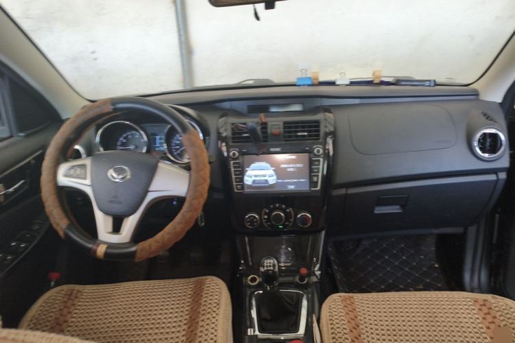 Used HYOSOW S3 2014 1.5L Comfort Version China IV Emission Standard Center Console