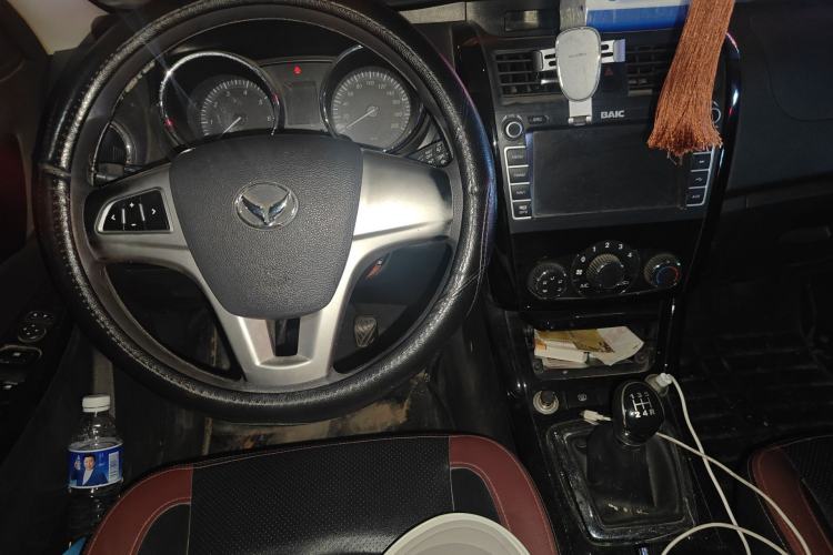 Used HYOSOW S3 2014 1.5L Comfort Version China IV Emission Standard Center Console