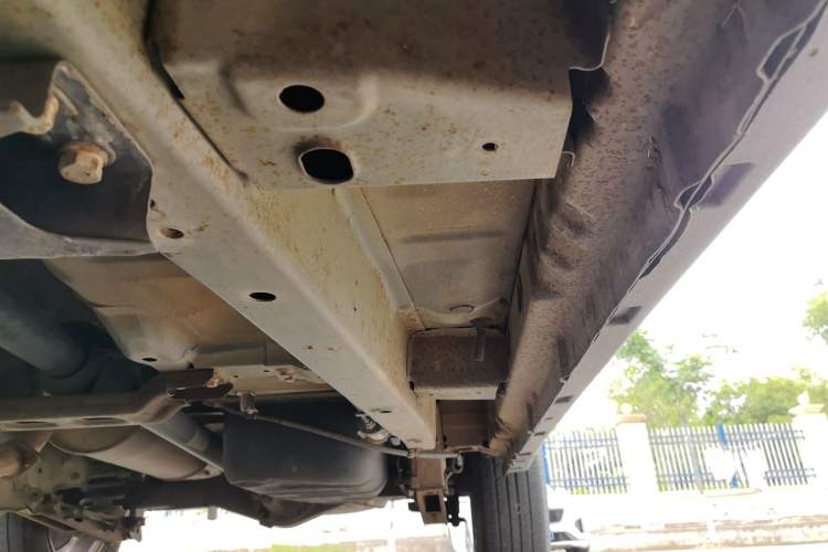Used HYOSOW S3 2014 1.5L Comfort Version China IV Emission Standard Chassis Front Left