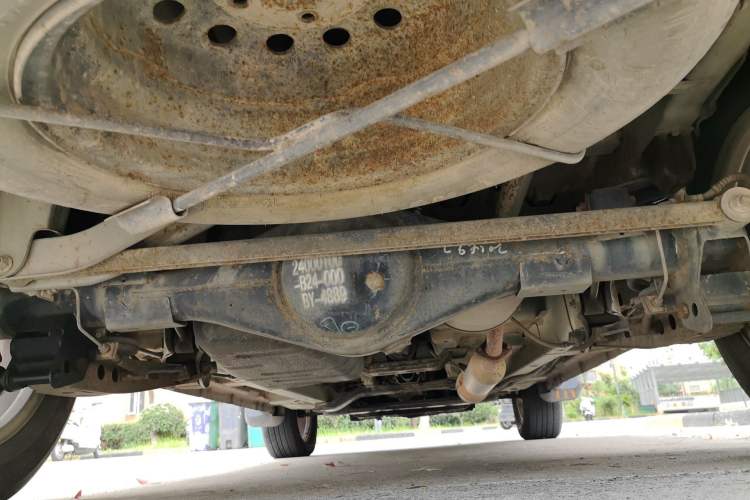 Used HYOSOW S3 2014 1.5L Comfort Version China IV Emission Standard Chassis Rear