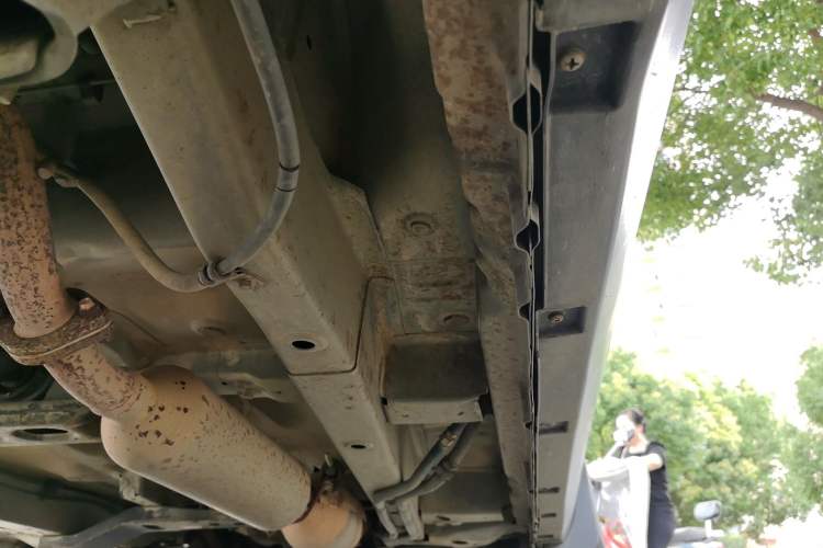 Used HYOSOW S3 2014 1.5L Comfort Version China IV Emission Standard Chassis Rear Right