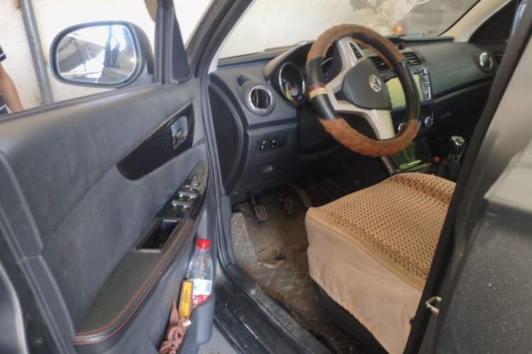 Used HYOSOW S3 2014 1.5L Comfort Version China IV Emission Standard Driver Seat