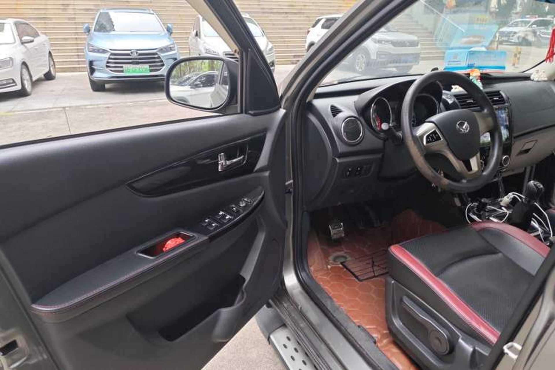 Used HYOSOW S3 2014 1.5L Comfort Version China IV Emission Standard Driver Seat
