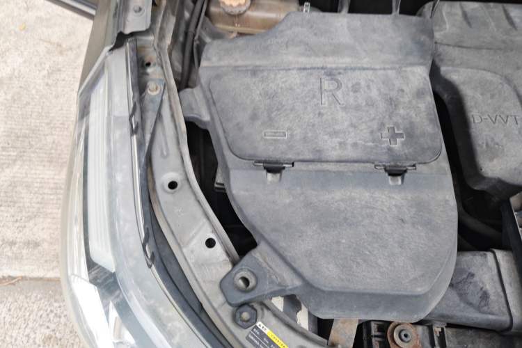 Used HYOSOW S3 2014 1.5L Comfort Version China IV Emission Standard Engine Bay Right