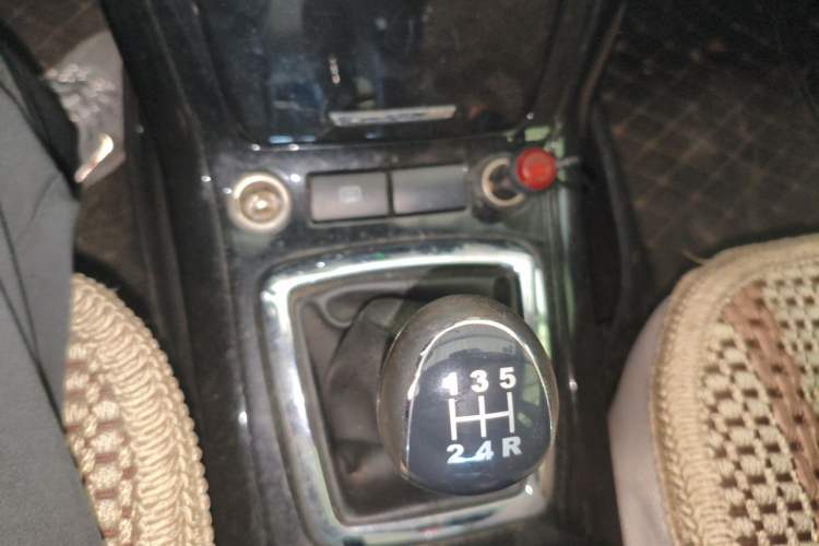 Used HYOSOW S3 2014 1.5L Comfort Version China IV Emission Standard Gear Lever