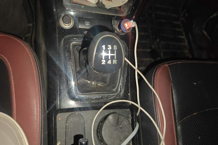 Used HYOSOW S3 2014 1.5L Comfort Version China IV Emission Standard Gear Lever