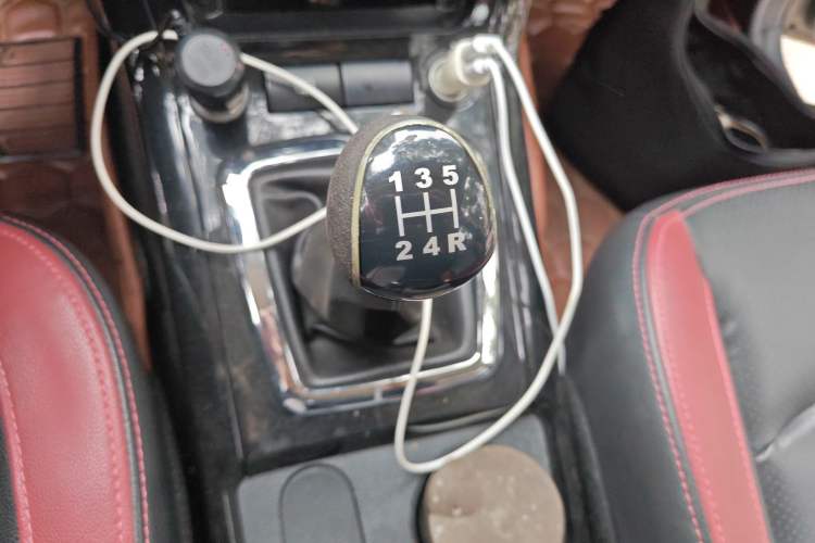 Used HYOSOW S3 2014 1.5L Comfort Version China IV Emission Standard Gear Lever