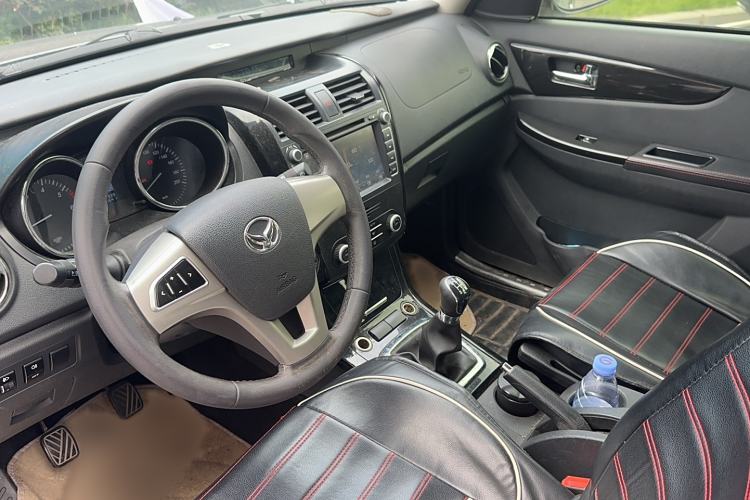 Used HYOSOW S3 2014 1.5L Luxury Version China IV Emission Standard Interior 3