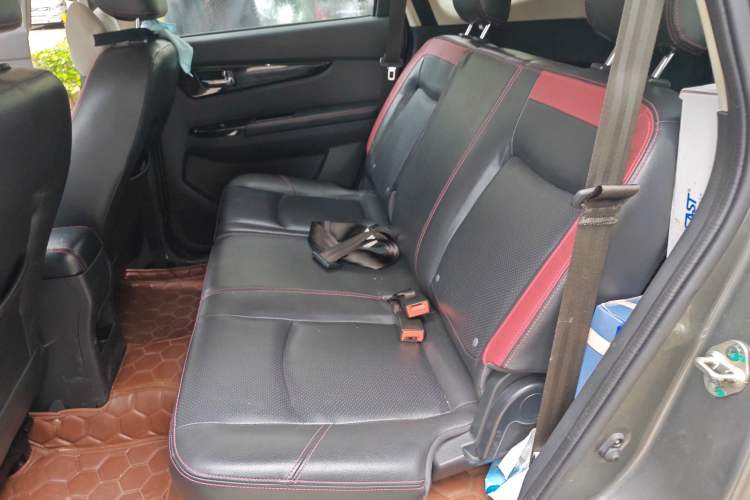 Used HYOSOW S3 2014 1.5L Comfort Version China IV Emission Standard Left Rear Seat