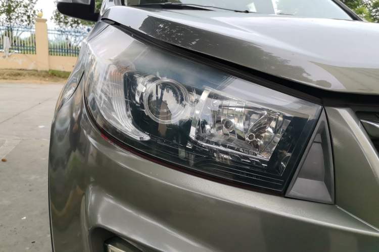 Used HYOSOW S3 2014 1.5L Comfort Version China IV Emission Standard Right Front Headlight