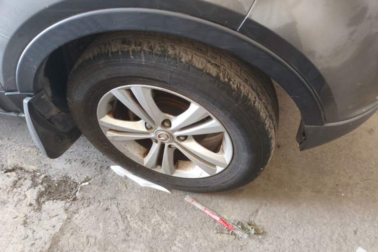 Used HYOSOW S3 2014 1.5L Comfort Version China IV Emission Standard Right Front Wheel Hub