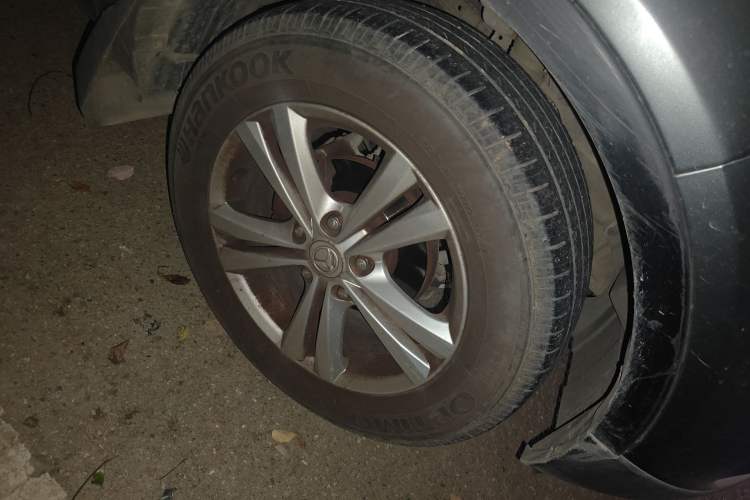 Used HYOSOW S3 2014 1.5L Comfort Version China IV Emission Standard Right Front Wheel Hub