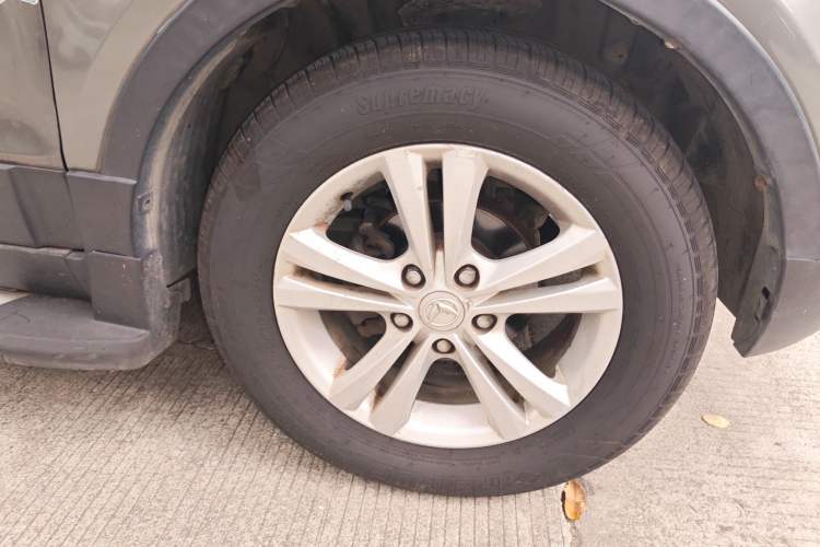 Used HYOSOW S3 2014 1.5L Comfort Version China IV Emission Standard Right Front Wheel Hub