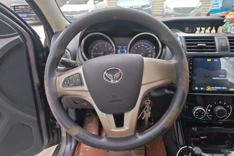 Used HYOSOW S3 2014 1.5L Comfort Version China IV Emission Standard Steering Wheel