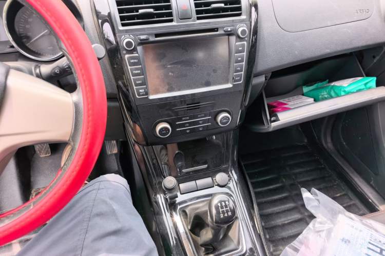 Used HYOSOW S3 2014 1.8L Prestige Version China IV Emission Standard Audio And AC Panel