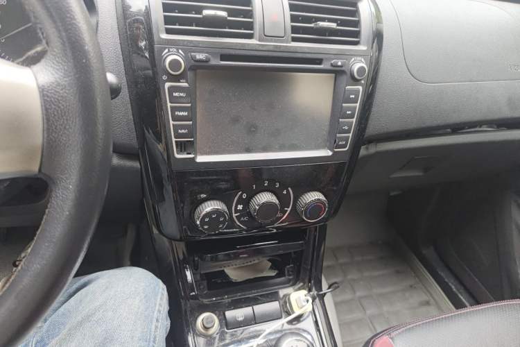 Used HYOSOW S3 2014 1.5L Luxury Version China IV Emission Standard Audio And AC Panel