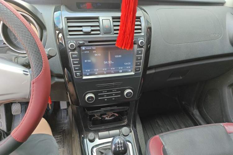 Used HYOSOW S3 2014 1.5L Luxury Version China IV Emission Standard Audio And AC Panel
