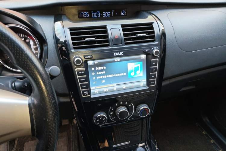 Used HYOSOW S3 2014 1.5L Comfort Version China IV Emission Standard Audio And AC Panel
