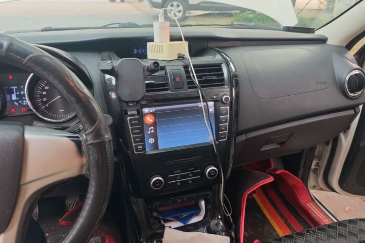 Used HYOSOW S3 2014 1.5L Luxury Version China IV Emission Standard Audio And AC Panel