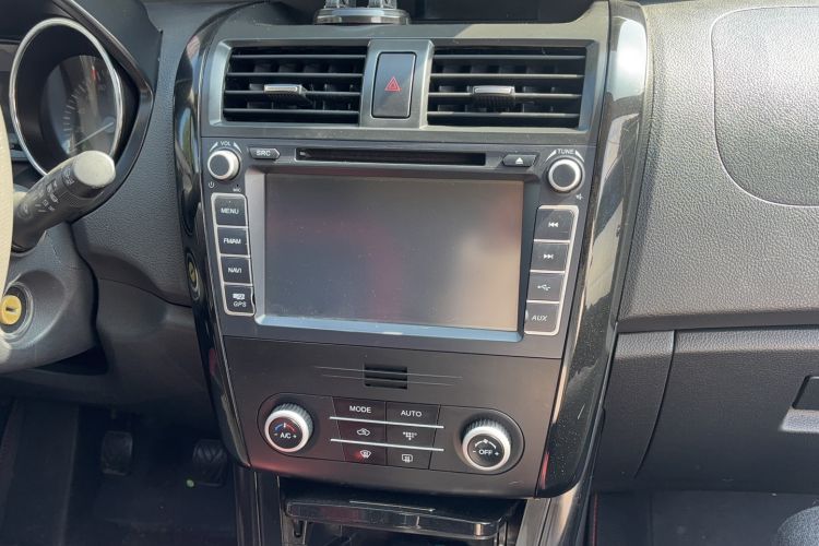 Used HYOSOW S3 2014 1.5L Luxury Version China IV Emission Standard Audio And AC Panel